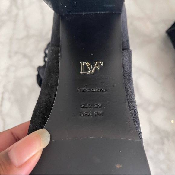 Black suede DVF boots with mesh trim - Picture 4 of 13
